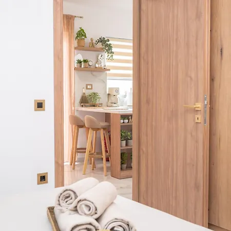 Earthnest *